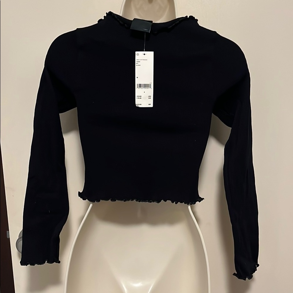 Urban Outfitters Black Ruffled Crop Blouse - Picture 6 of 6